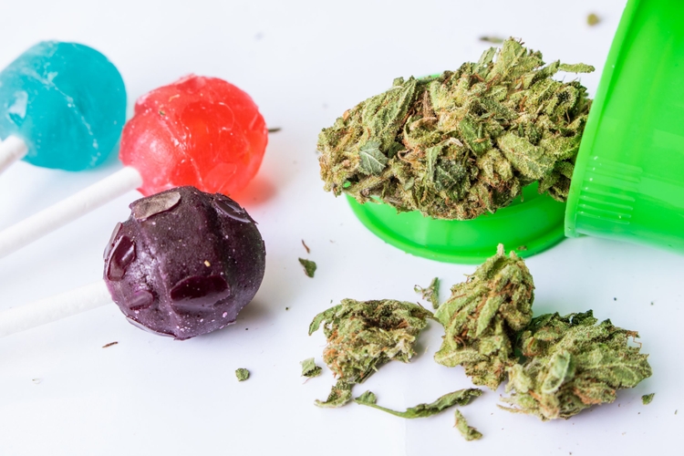 How To Make Delicious Cannabis Lollipops At Home